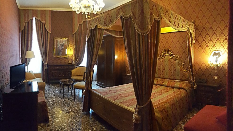 ROMANTIC WEEKEND IN VENICE